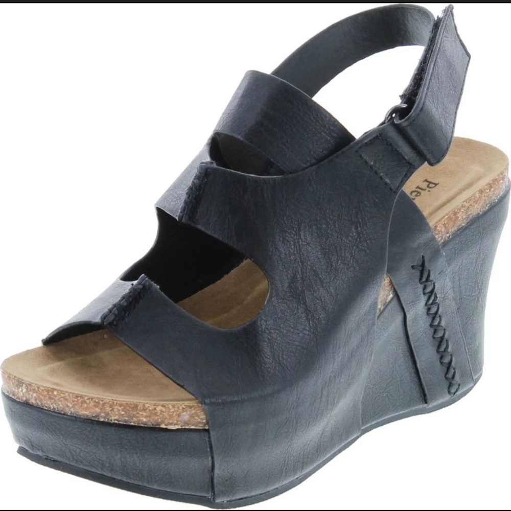 Pierre Dumas Black Platform Heels